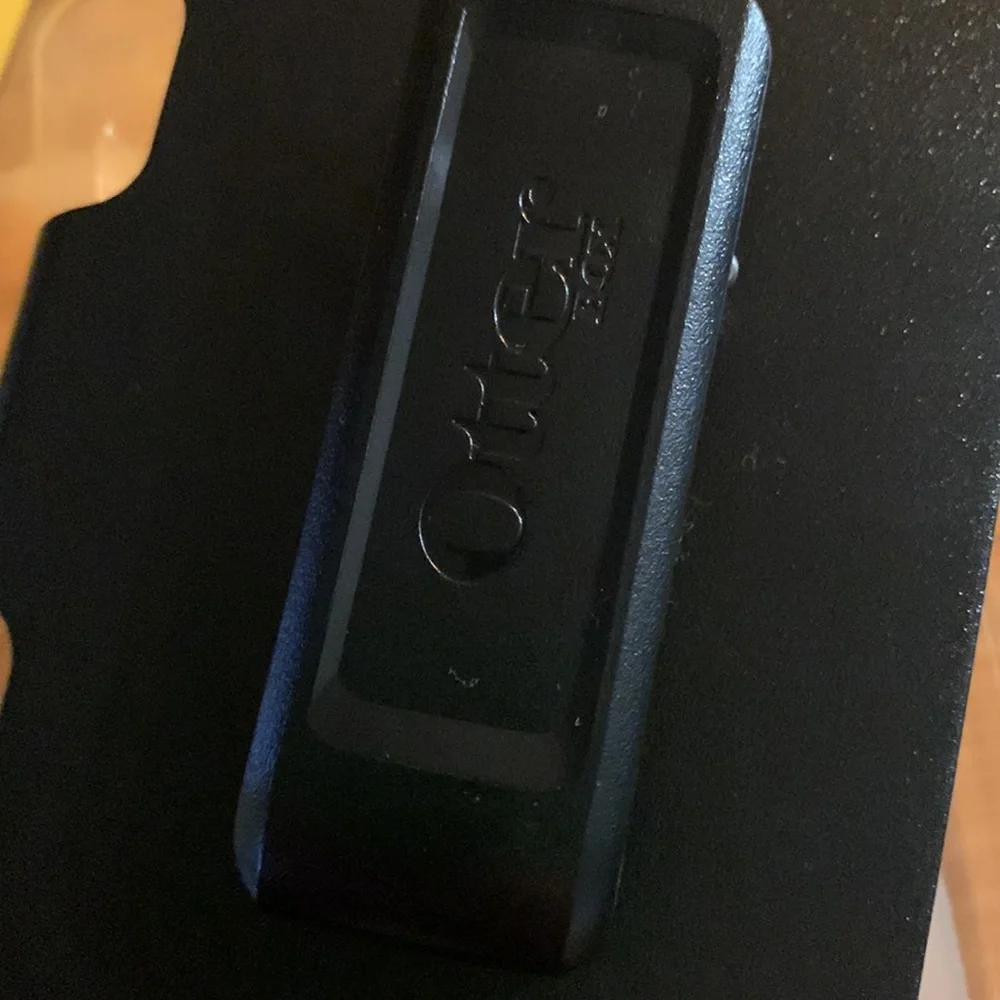 NEW Otter box defender belt clip/holster